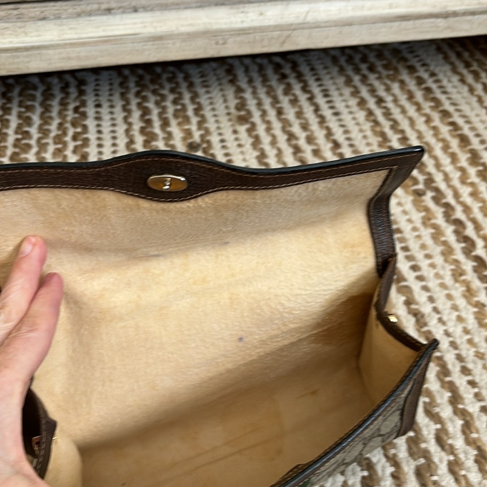 Authentic Gucci Ophidia GG Clutch in Good Condition - Picture 10 of 16